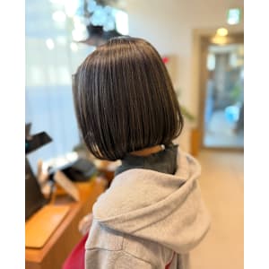 白髪ぼかしハイライト/ボブ/グレージュ/まるっとボブ - Kimito Hairdesign&spa【武蔵小杉】ショート/ボブ/パーマ【キミトヘアデザインアンドスパムサシコスギショートボブパーマ】掲載中