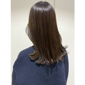 顔周りカット オリーブグレージュカラー 透明感カラー 20代