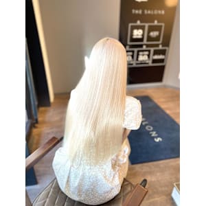 ブロンドベージュ髪質改善レイヤー - ao. 渋谷/表参道 ダブルカラー・ハイトーン・髪質改善【アオ】【アオ シブヤ オモテサンドウ ダブルカラー ハイトーン カミシツカイゼン】掲載中