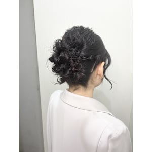 結婚式お呼ばれヘア