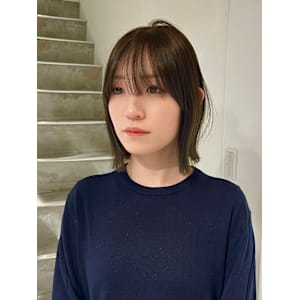 くびれボブくびれヘ前髪顔周りカットオリーブグレージュ