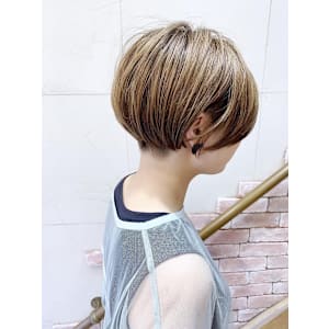 【morio成増 セリザワ】刈り上げショートボブ ハイライト