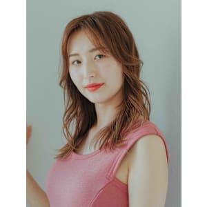 顔周りレイヤースタイル