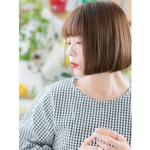 大人かわいいシースルー前髪前下がりミニボブ　ミニマルボブ