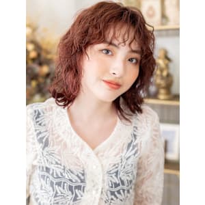 濡れ髪くるくるパーマミディアムボブウルフ　ウルフボブ