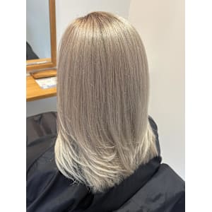 bleach/ white beige/yakuin - fleur  by safari【フルール バイ サファリ】掲載中