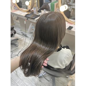 透明感オリーブブラウンカラー