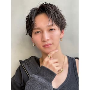 コンマバングセンターパート/ソフトツイストパーマ - ARIETTA GINZA men’s/メンズカット/メンズパーマ【アリエッタギンザ　メンズ】掲載中