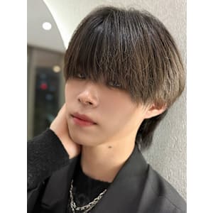 ナチュラルマッシュウルフ【メンズサロンZina天神】