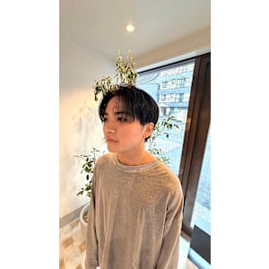 コンパクトセンターパート - 1LDK Hair【ワンエルディーケーヘアー】掲載中