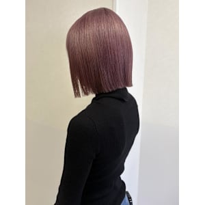 切りっぱなしボブ×綺麗に落ちるラベンダーピンク - Lia by KENJE【リアバイケンジ】掲載中