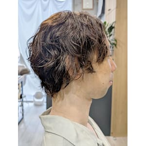 クセを活かした無造作メンズパーマ