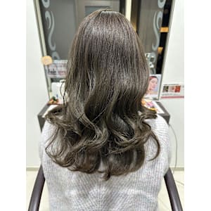 イルミナカラー　カーキベージュ