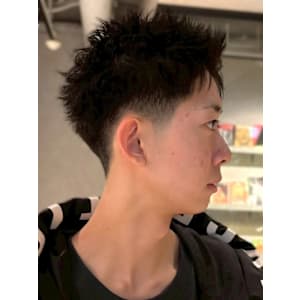 スパイキーショート ツーブロック メンズカット 20代