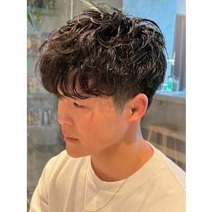 波巻きツイストスパイラルパーマ ツーブロック 束感 20代