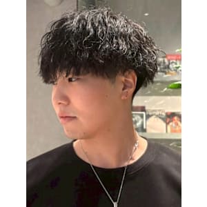 ツイストスパイラルパーマ 束感 黒髪 マッシュショート