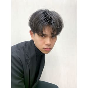 ナチュラルマッシュセンターパートパーマ色気ニュアンスパーマ