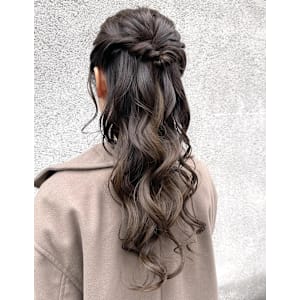 スーパーロング　お呼ばれツヤ感ハーフアップ - MANOHARU【マノハル】掲載中