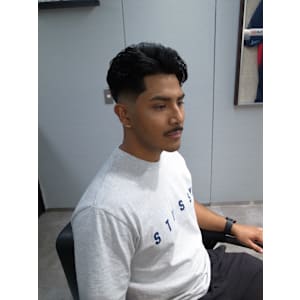 バーバーラルフカールオールバックスキンフェード/渋谷 - INTRO . by Fi-Ne 渋谷【イントロ バイ フィーネ シブヤ】【イントロ バイ フィーネ シブヤ】掲載中