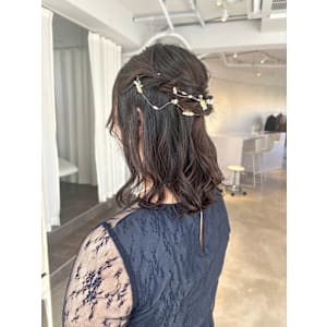 結婚式お呼ばれ20代ハーフアップヘアアレンジ薬院 - CIRCLES hair design 薬院浄水通り店【サークルヘアデザイン ヤクインジョウスイドオリテン】掲載中