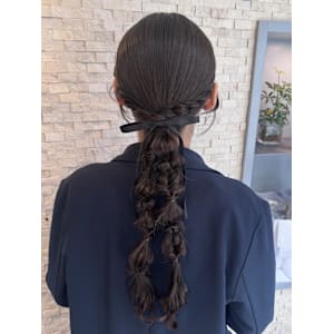 ツイン編み下ろし × リボンアレンジ