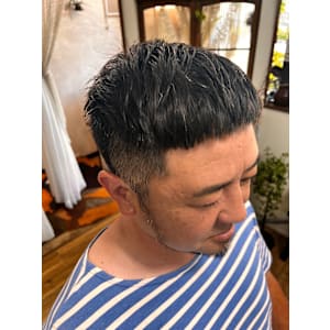 メンズ/シャープに締まるクロップフェード