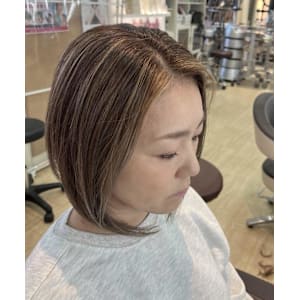 ミディアムボブ白髪ぼかし