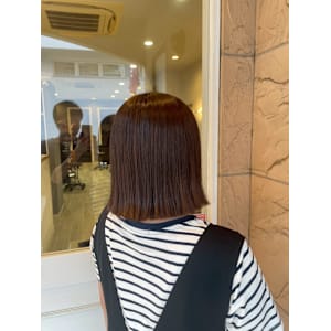 切りっぱなしボブ　ダークブラウン