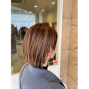 ショートボブ　ハイライト　オレンジブラウン