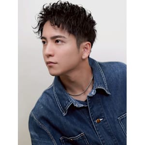 メンズカット×ナチュラルパーマ×ツーブロック