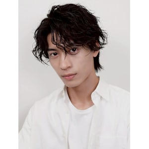 メンズカット×シャドウパーマ×センターパート