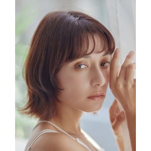 ヘーゼルブラウンカラー×ふんわりくびれボブ