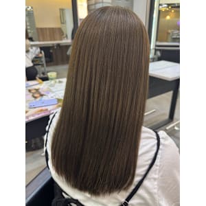 オリーブベージュ