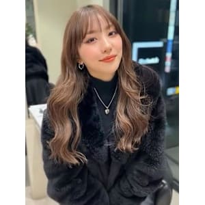 ブラウンカラー