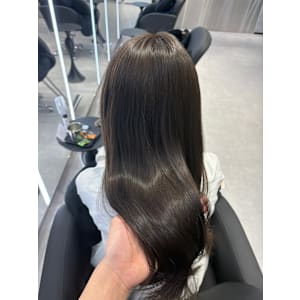 透明感の溢れるオリーブグレージュ♪10代20代30代