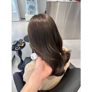 赤みのない上品なベージュ♪10代20代30代