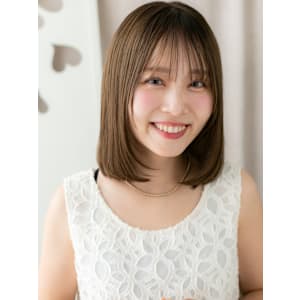 小顔姫カット前下がりミディアムレイヤースタイル20代30代