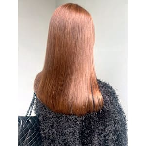 ヘーゼルベージュ ハイトーンカラー セミロング 髪質改善