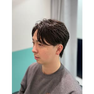 ニュアンスパーマセンターパート - 【シェアサロン】 LIBERTY SHARE BARBER 銀座【リバティ シェア バーバー】掲載中
