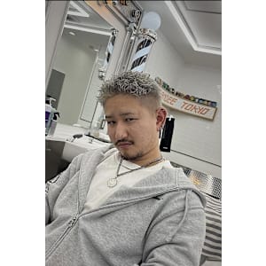 ホワイト×スパイキー