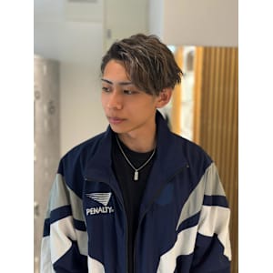 takumi/メンズハイライト/緩めパーマ/ベージュ