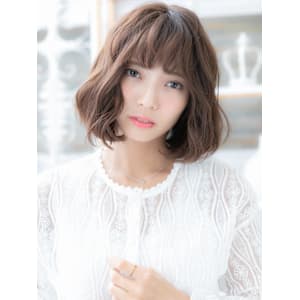 くせ毛風斜めバングくすみカラー小顔大人ボブ　プードルボブ