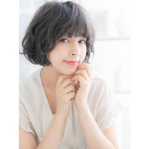 くせ毛風ラベンダーカラー抜け感小顔ミニボブ　プードルボブ