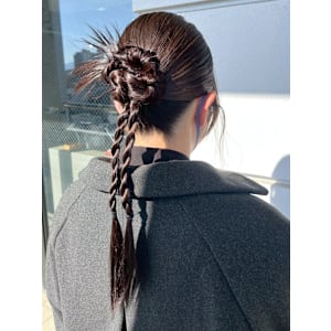 結婚式 ヘアセット カチモリ ロープ編みアレンジ タイトヘア