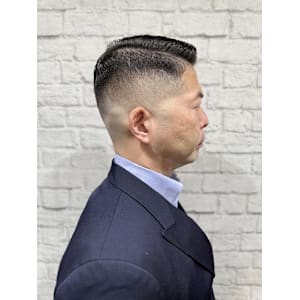 スキンフェードクラシカルサイドパート - グレイスフルバーバー プラチナム【グレイスフルバーバー プラチナム】掲載中