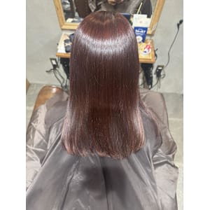 ブリーチなし　チェリーレッド - 半個室型美容室 Sourire 春日千歳町店【ハンコシツガタビヨウシツ スーリール カスガチトセマチテン】掲載中