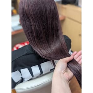 クリスマス仕様の艶めきピンクラベンダー。