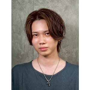 ミディアム/ウルフ/センターパート〈理容室〉 - ヒロ銀座 BARBER SHOP 新宿店【ヒロギンザバーバーショップシンジュクテン】掲載中