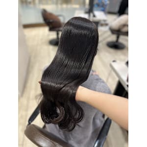 Mako グレージュ 暗髪 地毛風 透明感 ブリーチなし - Euphoria 銀座本店 Smart Salon【ユーフォリア】【ユーフォリア ギンザ ホンテン スマートサロン】掲載中