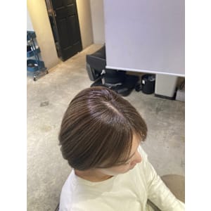 ショートボブ×白髪がハイライトぽくなる白髪ぼかし【lok 】 - lok 高田馬場【ロク】【ロクタカダノババ】掲載中